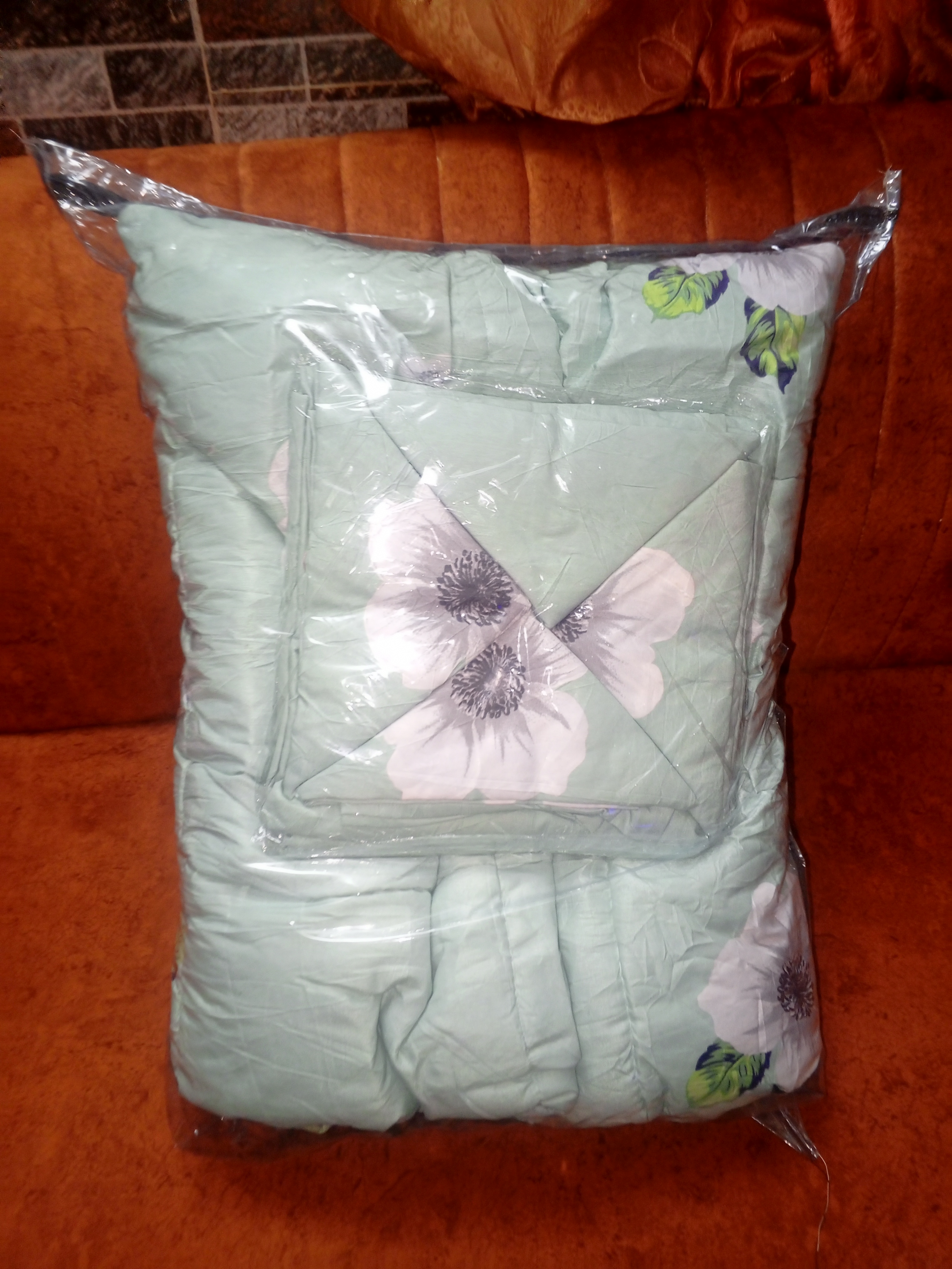 Bedsheets and duvet  2